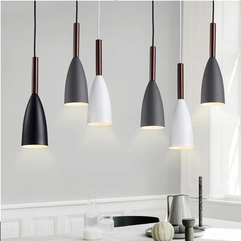 Sparkling Brilliance Crystal Chandeliers Song Shines with Elegance and