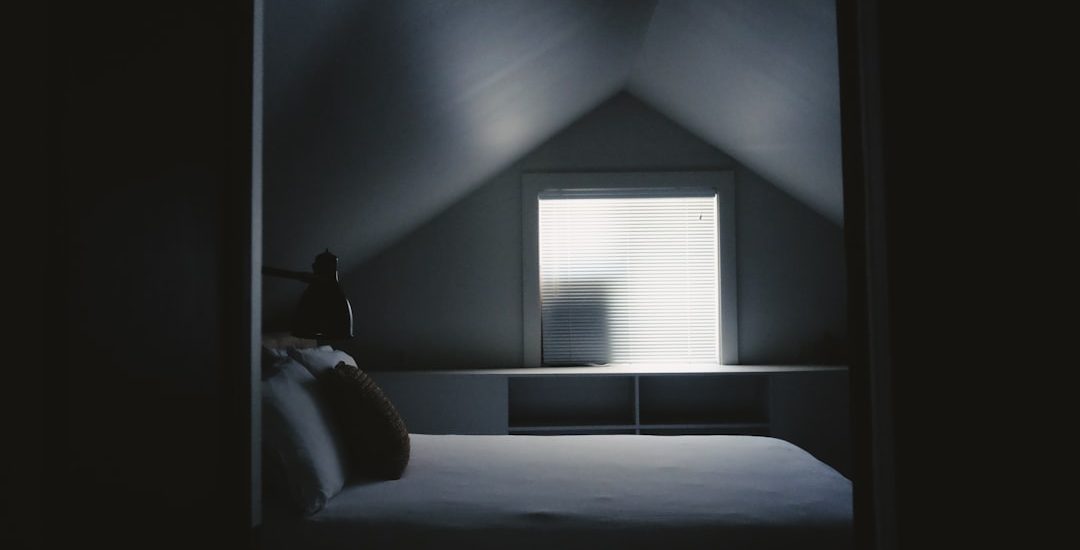 Photo crystal bedroom wall lamp